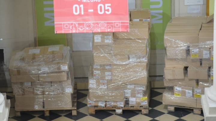 Las boletas están listas, pero el Gobierno quiere reimprimirlas sin la cara de Espert