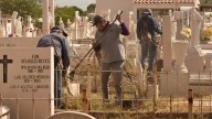 Inician trabajos de mantenimiento en panteones de Gómez Palacio de cara al Día de Muertos