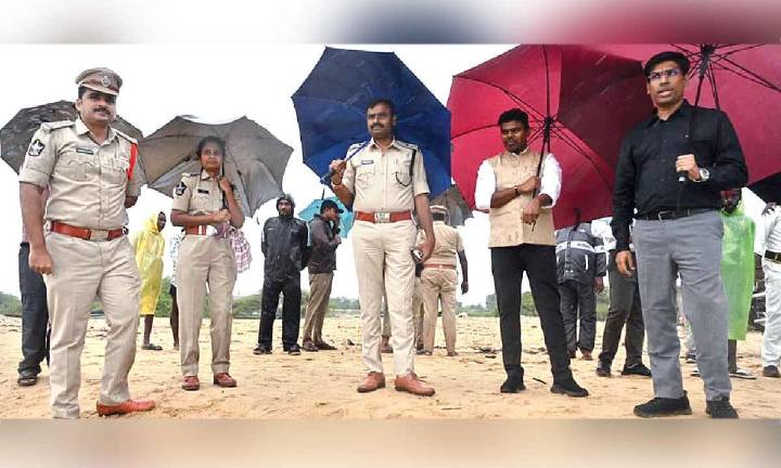 Coastal mandals face heavy rain, gusty winds