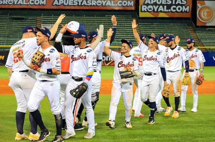 Caribes vapulea a Águilas del Zulia en Puerto La Cruz