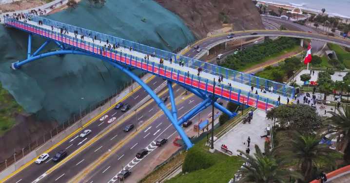 Bloque de vidrio del puente Miraflores-Barranco se mueve y vecinos temen una tragedia