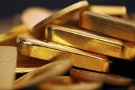 Gold prices hit record highs amid U.S. government shutdown