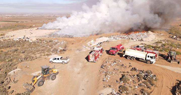 Incendio en basurero de San Quintín consume tres hectáreas