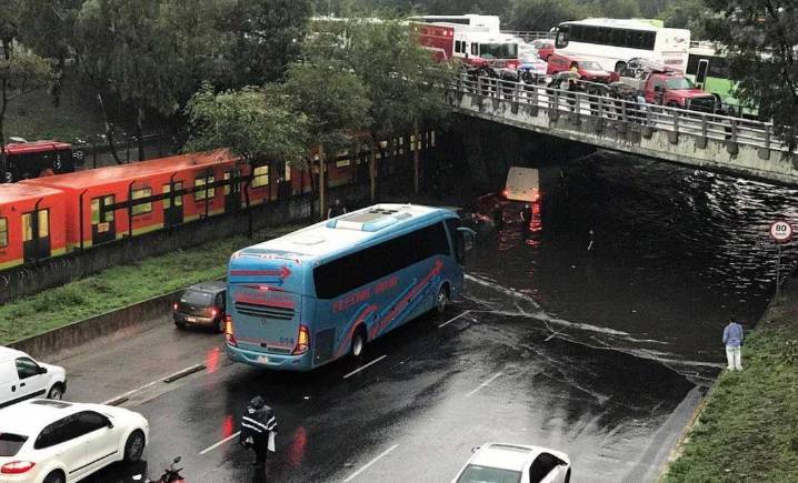 Lluvias provocan alza en accidentes y daños vehiculares; aseguradoras superan pagos por mil 500 millones de pesos