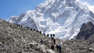 Mil personas atrapadas en una ladera del Monte Everest tras las fuertes nevadas que azotan Nepal