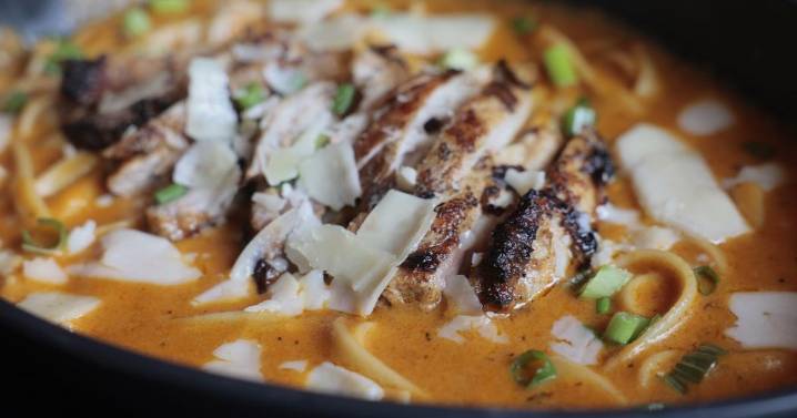 Judge kicks St. Louis sheriff out of office while he's in jauil