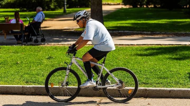 La brecha en la pensión de asalariados y autónomos persiste: 1.012 euros por cuenta propia, 1.669 por cuenta ajena