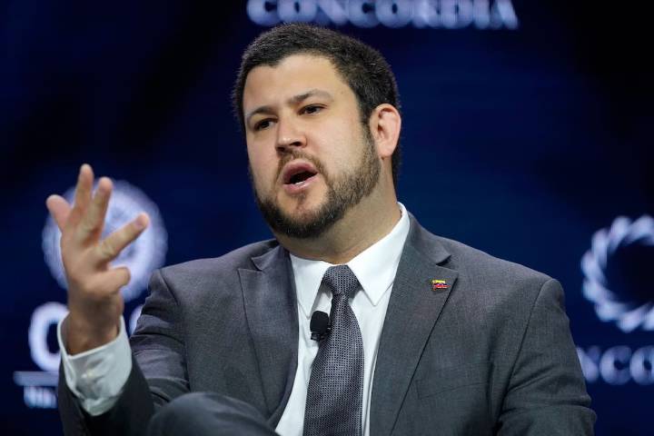 Oficina internacional de María Corina Machado pidió a Gustavo Petro preocuparse por Colombia
