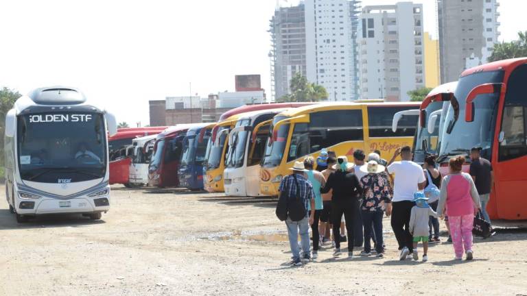 Se mantiene buena afluencia de camiones chárteres durante octubre en Mazatlán