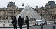 Louvre robbery: 'Criminal gang posed as workmen' in seven