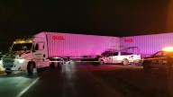 Elemento de Policía de Tlajomulco resulta GRAVE tras chocar con su unidad contra un tráiler