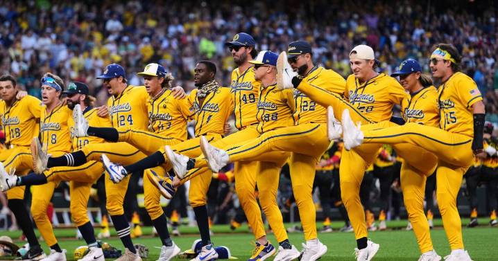 Savannah Bananas to play at Memorial Stadium in 2026
