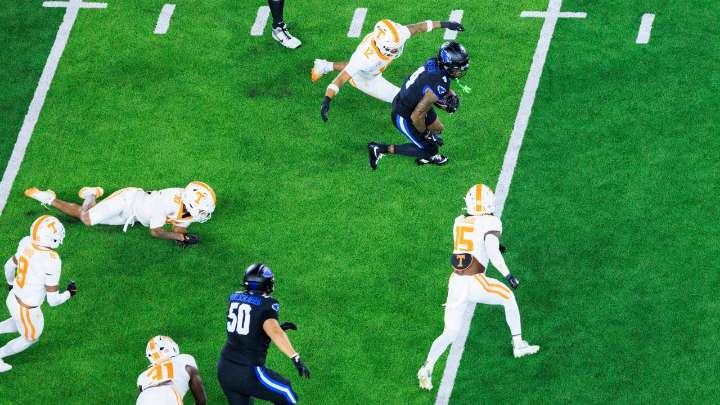 Aguilar throws three touchdowns to lead No. 17 Tennessee over Kentucky
