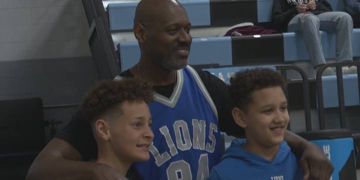 Lions legend Herman Moore to lead Lansing’s Silver Bells parade