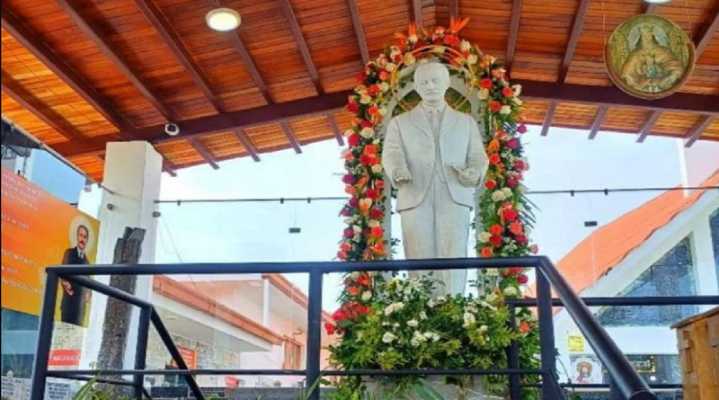 Fieles celebran 161 años del natalicio de San José Gregorio Hernández