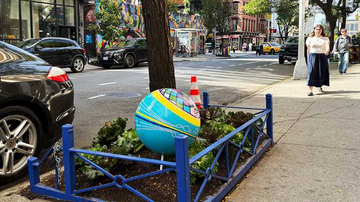 20 Hand-Painted Spheres Brighten the Streets of Downtown NYC as Part of an Art Project