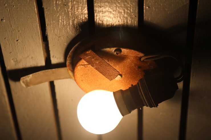 Anuncian corte de luz en Cauquenes este 21 de octubre: revisa los sectores y horarios afectados
