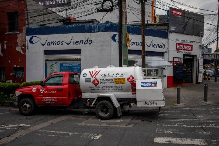 Anuncian reformas a Ley de Movilidad para mejorar operación del transporte de sustancias tóxicas en CDMX