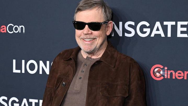 Mark Hamill on 'Empire Strikes Back' Original Twist and Life of Chuck
