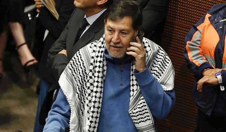 Noroña anuncia que pedirá licencia para cumplir una nueva tarea