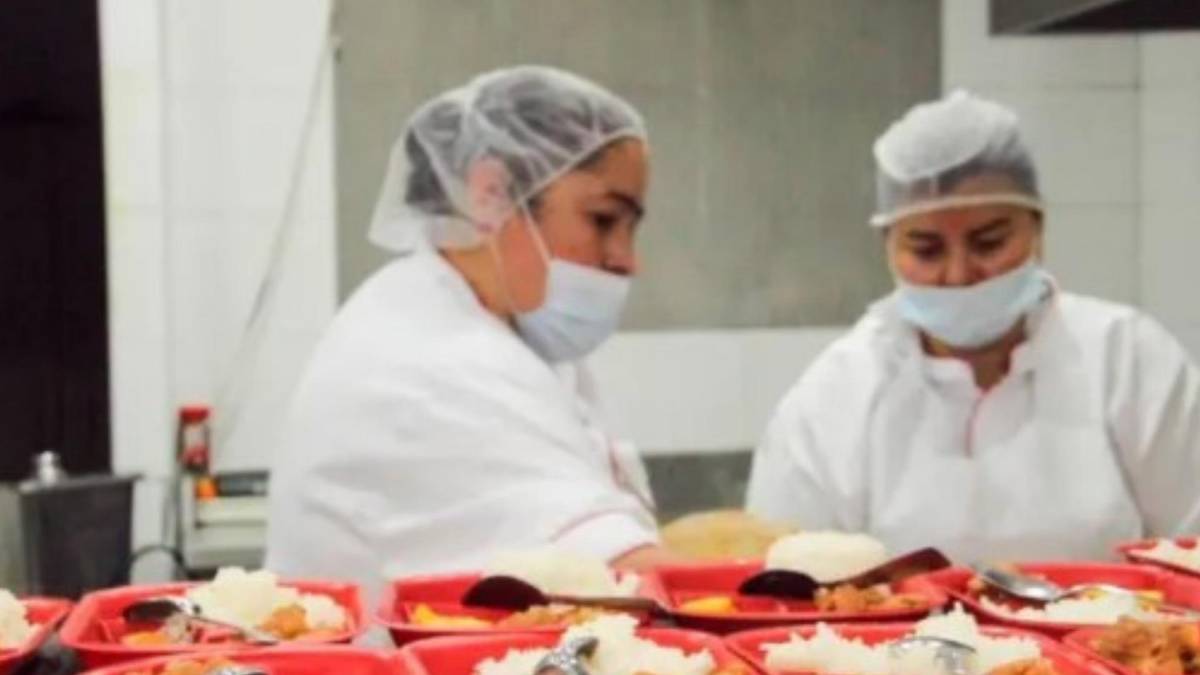 Programa de comida para los niños estará desfinanciado el otro año: Contraloría advierte que se necesitan $1,3 billones de pesos