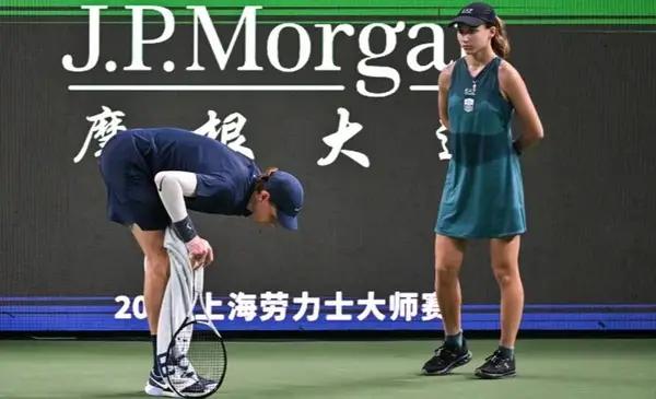 Golpazo para Sinner: lesión y abandono en el Masters de Shanghai