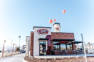 Community board approval moves chicken chain closer to Staten Island debut