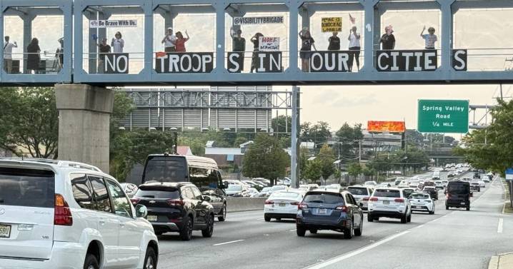 Trump critics take to New Jersey bridges for ‘rush
