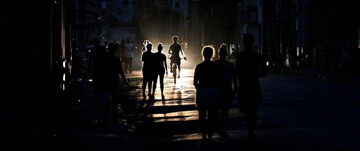 Cuba’s leaders see their options dim amid blackouts and a shrinking economy