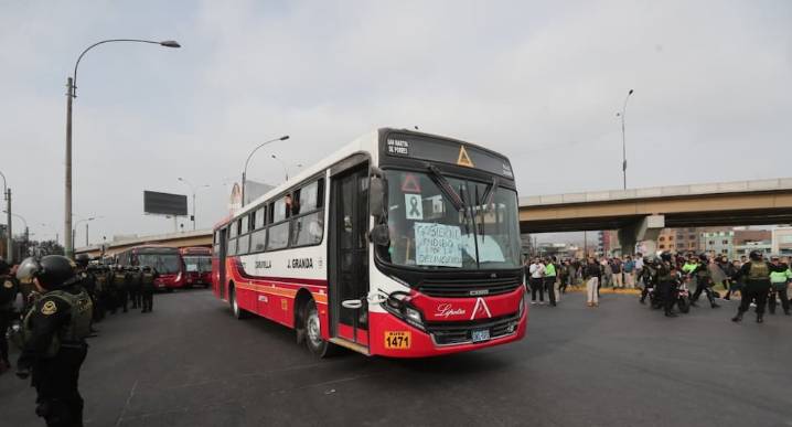 San Martín de Porres: se normaliza el tránsito en la Panamericana Norte tras bloqueo por paro de transportistas 