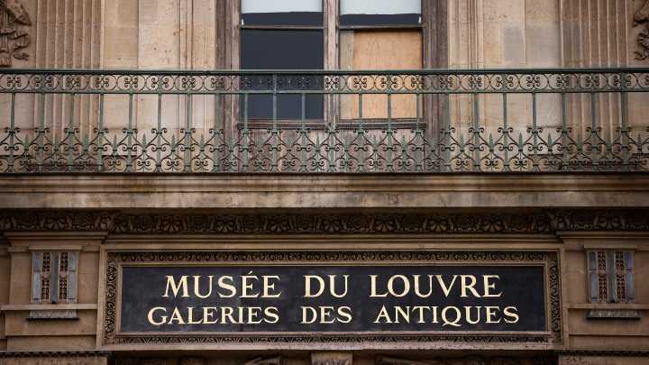 Un experto en arte sobre robo del Louvre: "Tenemos una visión romantizada de la seguridad en museos"