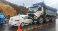 Cuatro fallecidos tras fuerte colisión entre auto y camión en Cusco