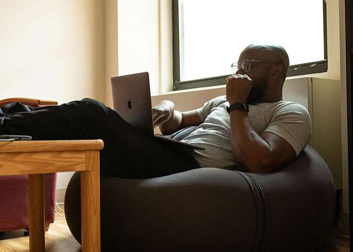 26 Of The Dumbest Rules People Were Made To Follow In Their Life