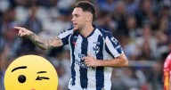 Aficionada de la tercera edad le roba un beso a Lucas Ocampos y el VIDEO se hace viral en segundos