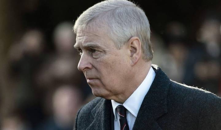 Andrés, hermano del rey Carlos III, pierde su título de príncipe, honores y su mansión