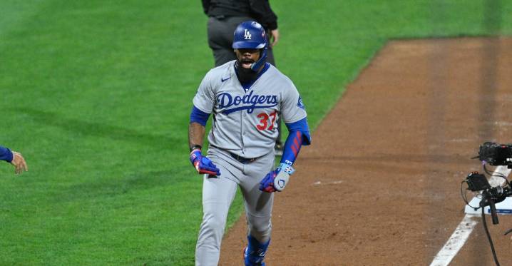 MLB Playoff Roundup: Dodgers rally past Phillies in Game 1