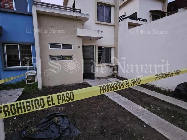 Sujetos armados revientan 2 viviendas en busca de una persona en Tepic