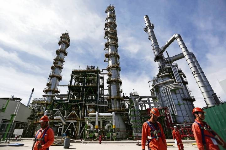 Petroleras de EU producen principalmente de forma local, pero pagan más impuestos en el extranjero