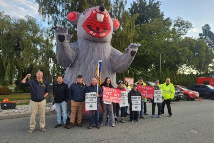 Rogers and striking Abbotsford workers headed back to the negotiation table