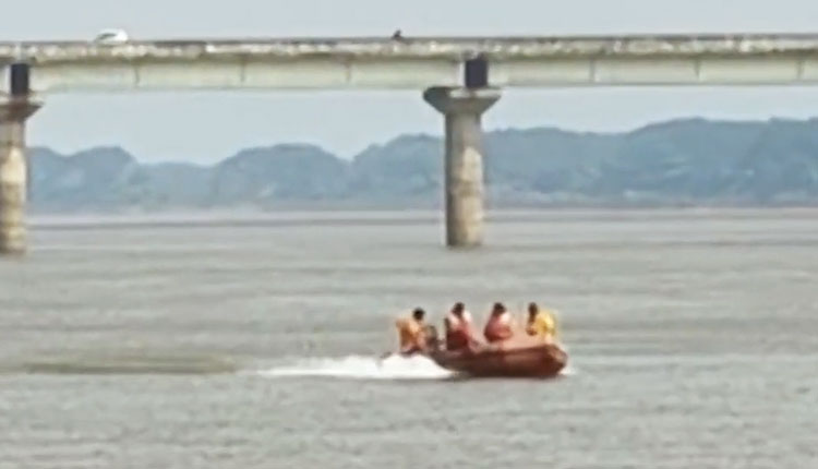 2 Minor Boys Missing In Kathajodi River, Search Operations On