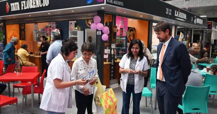 “El Escuchadero” llegó al Mercado Municipal 6 de Agosto