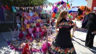 Celebran tradiciones mexicanas con concurso de altares en Comunitarios