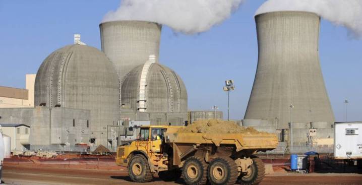 Estados Unidos firma un acuerdo de 80.000 millones para construir reactores nucleares que alimenten la IA