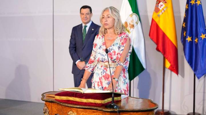 La sanidad arrastra a Moreno a su mayor crisis política y fuerza el cese de la consejera a las puertas de las elecciones andaluzas