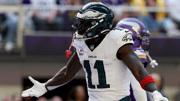 Jalen Hurts jump-starts the Eagles by passing for 326 yards and 3 TDs in a 28
