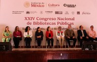 Recorren bibliotecarios el Centro de Saltillo, inicia coloquio
