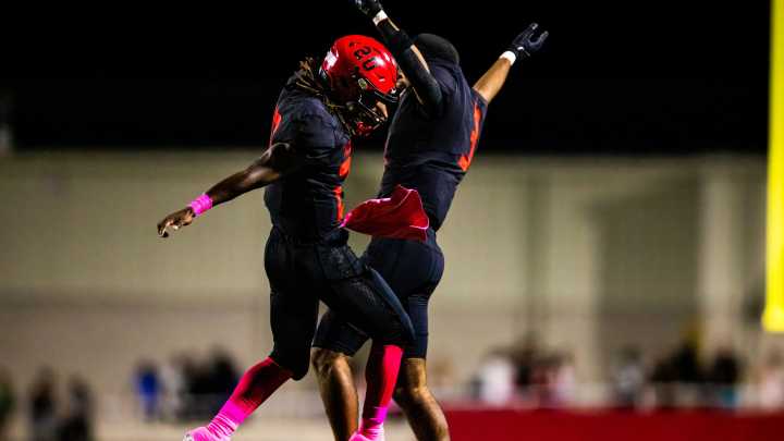 Who leads The Herald-Tribune Top 10 Football Power Rankings after Week 9?