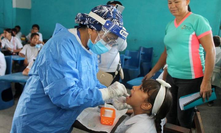 Más de 3 mil estudiantes beneficiados con Plan Salud va a la Escuela en U.E. Ruíz Pineda I de Valencia