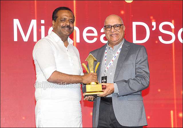 Mangaluru: Michael D’Souza honoured at ET Now Business Conclave & Awards 2025