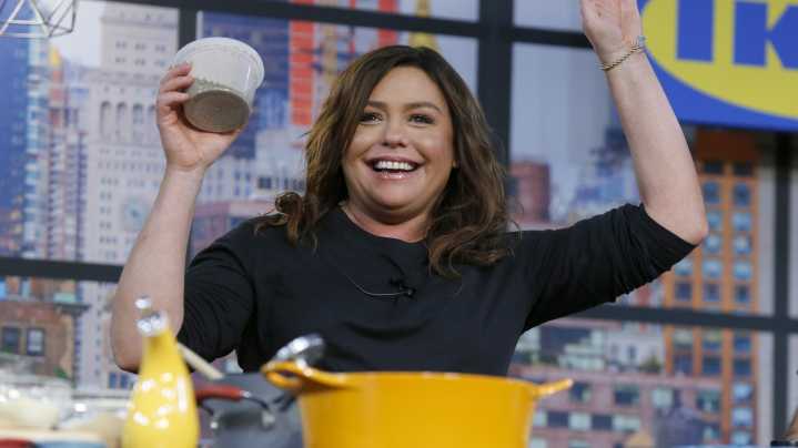 Rachael Ray's Secret To Creamy And Smooth Mac And Cheese